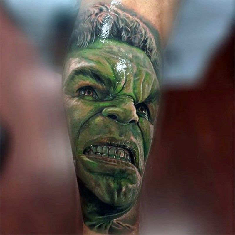小腿3D彩色的绿巨人纹身图案