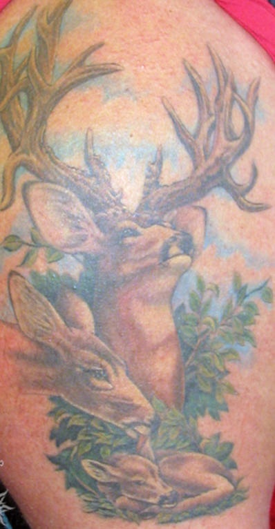 小鹿家族彩色纹身图案