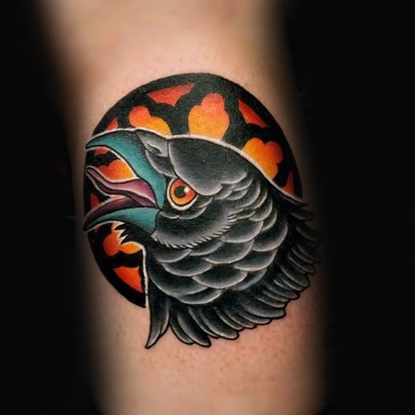 彩色的乌鸦个性手臂纹身图案