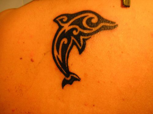 部落海豚图腾黑色纹身图案