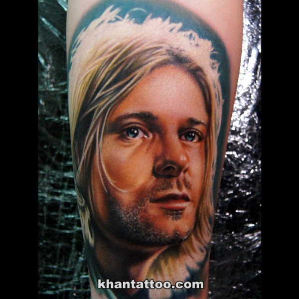 彩色3D逼真的科特柯本肖像纹身图案