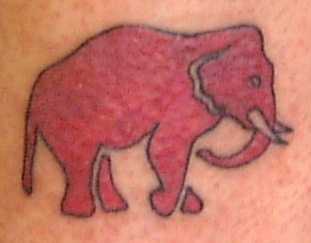 红色的大象纹身图案