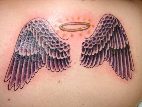 天使的翅膀和光环彩色纹身图案