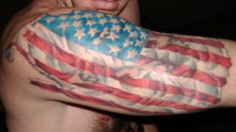 手臂爱国者彩色美国国旗纹身图案