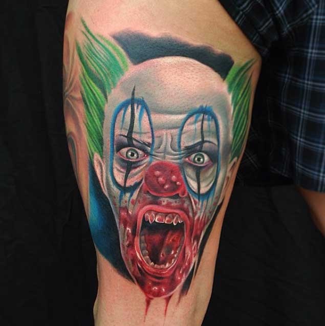 大腿3D彩色的血腥邪恶小丑纹身图案