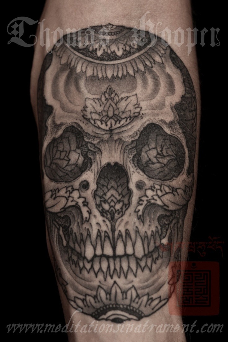 墨西哥传统风格黑灰骷髅手臂纹身图案