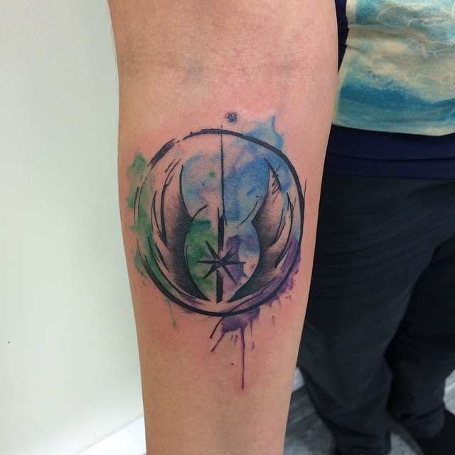 手臂水彩画风格惊人的星球大战会徽纹身图案