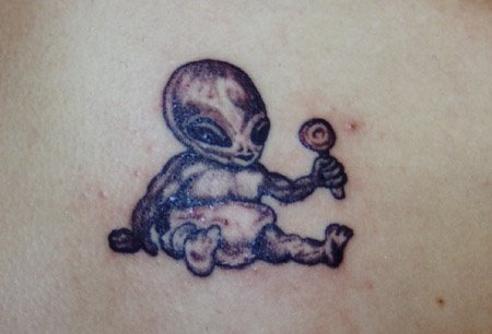 外星生物小婴儿纹身图案