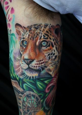 超级逼真的豹头和植物手臂纹身图案