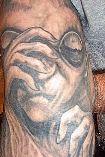经典的灰色外星人纹身图案