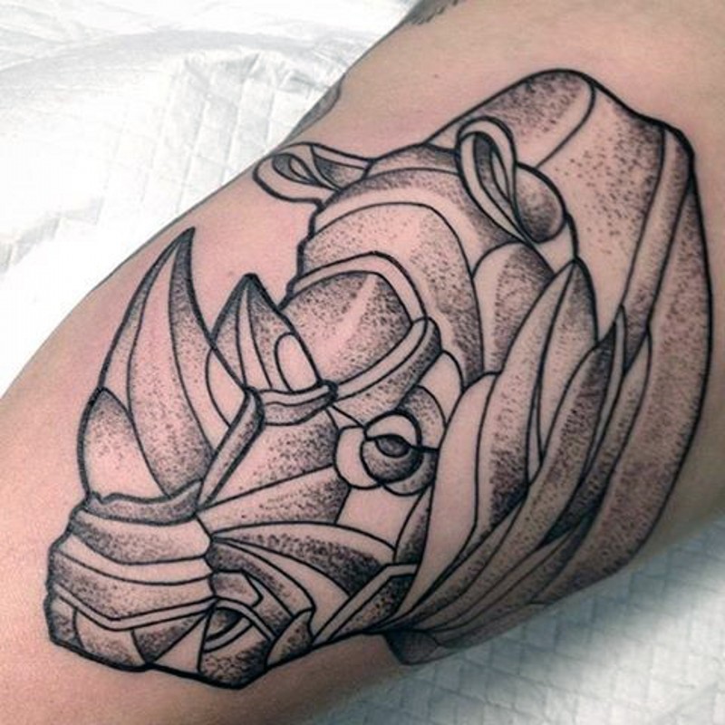 手臂黑色的点刺犀牛头纹身图案