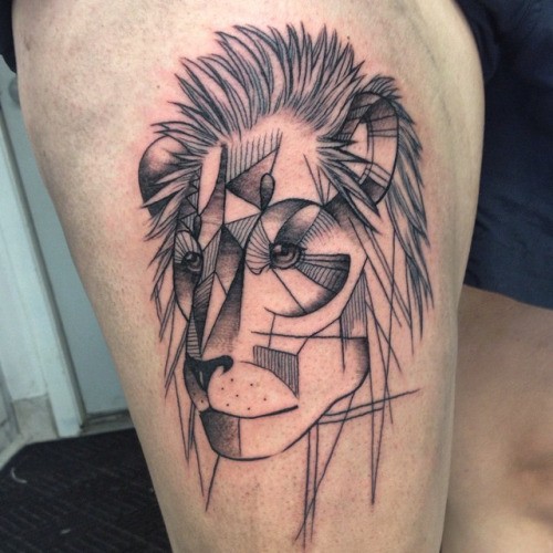 大腿抽象风格黑色几何狮子头纹身图案