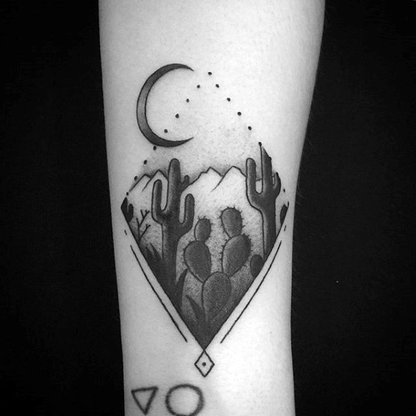 黑色的几何仙人掌与月亮手臂纹身图案