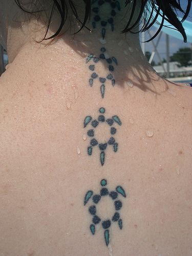 可爱的小乌龟小清新背部纹身图案