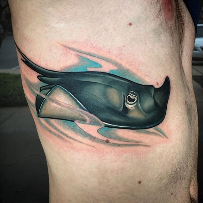 侧肋现代风格的彩色3D鳐鱼纹身图案