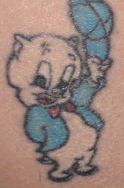 迪士尼小猪彩色纹身图案