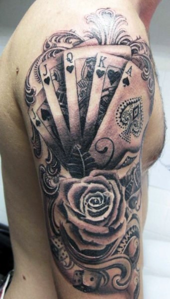 手臂3D黑白扑克牌和花朵纹身图案