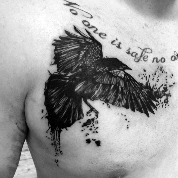 胸部抽象风格黑色乌鸦和字母纹身图案