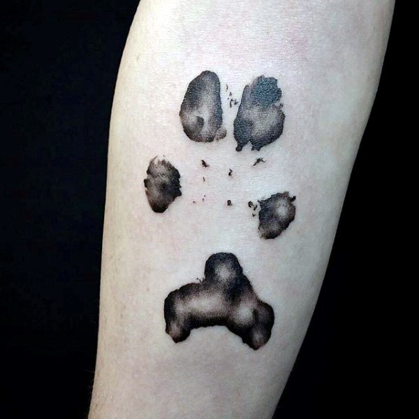 抽象风格的动物爪印彩色纹身图案