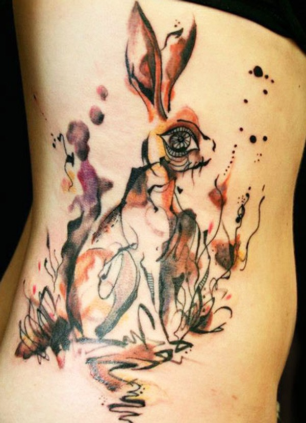 水彩画风格的兔子侧肋纹身图案