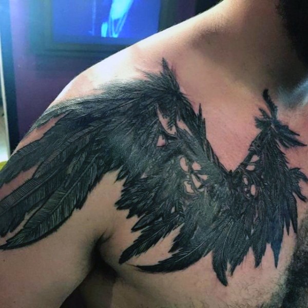 胸部3D写实的黑色图腾翅膀纹身图案