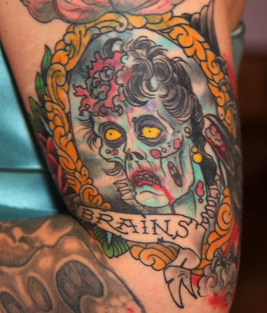 可怕的彩色僵尸和大脑手臂纹身图案