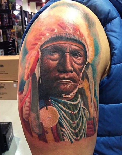 手臂印第安老人肖像彩色写实纹身图案