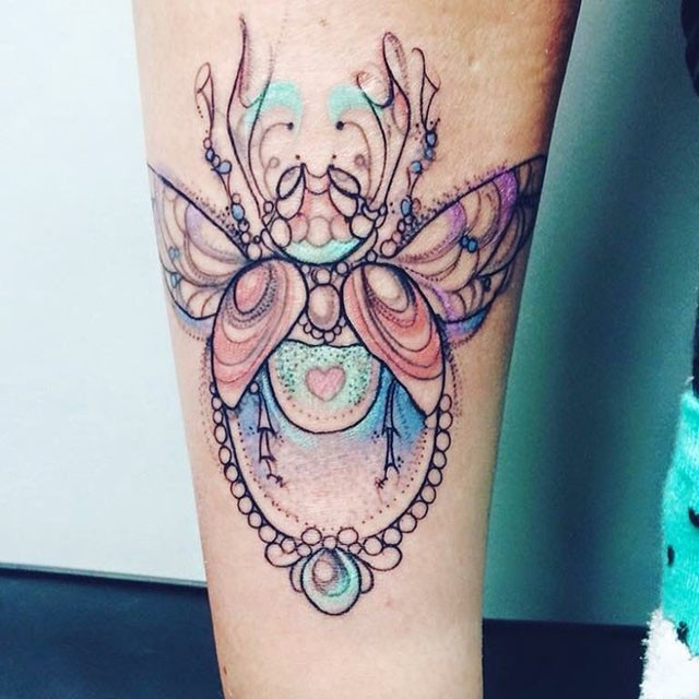 彩色点刺有趣的昆虫饰品手臂纹身图案