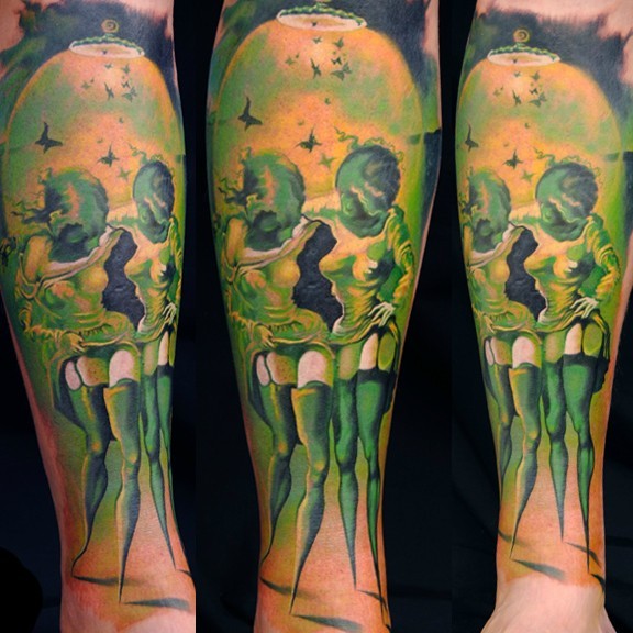 插画风格绿色性感女人和骷髅手臂纹身图案
