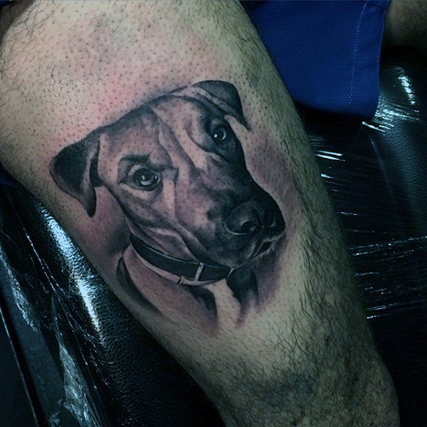 大腿3D逼真的可爱狗头像纹身图案