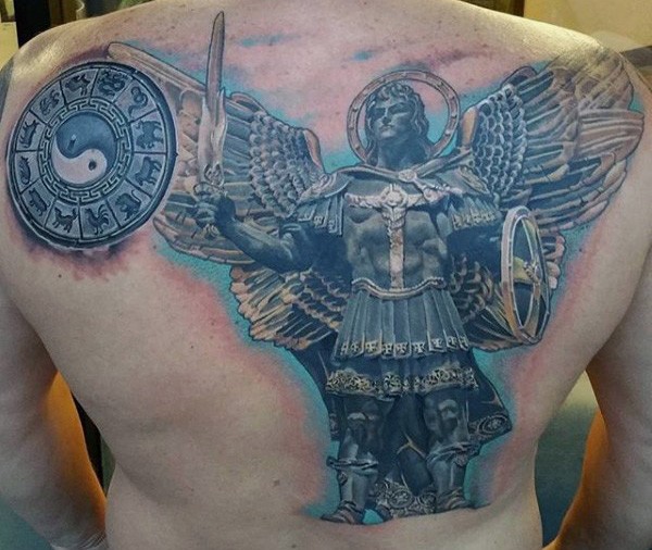 非常奇妙的的天使战士和阴阳八卦背部纹身图案