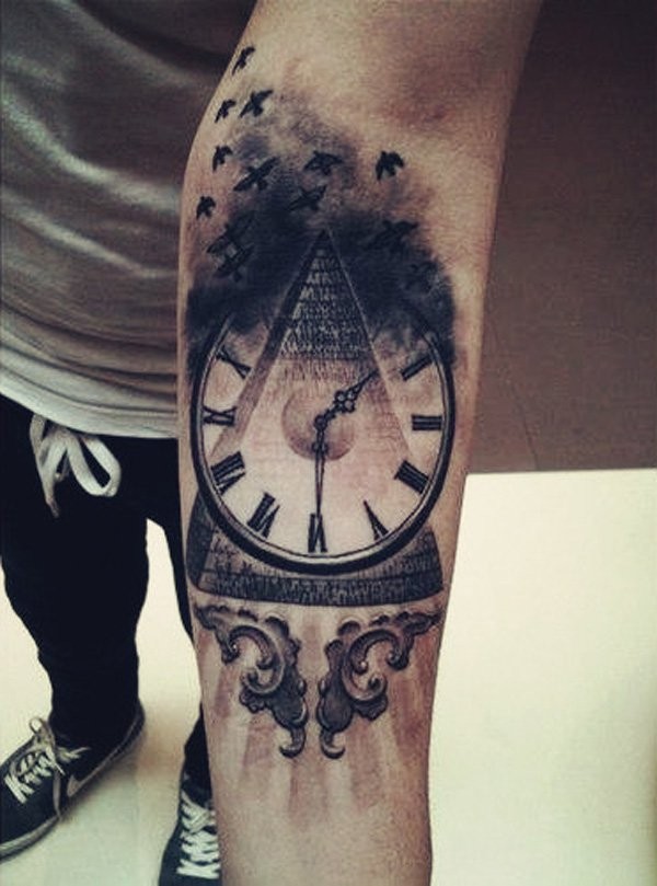 手臂金字塔和和时钟小鸟纹身图案