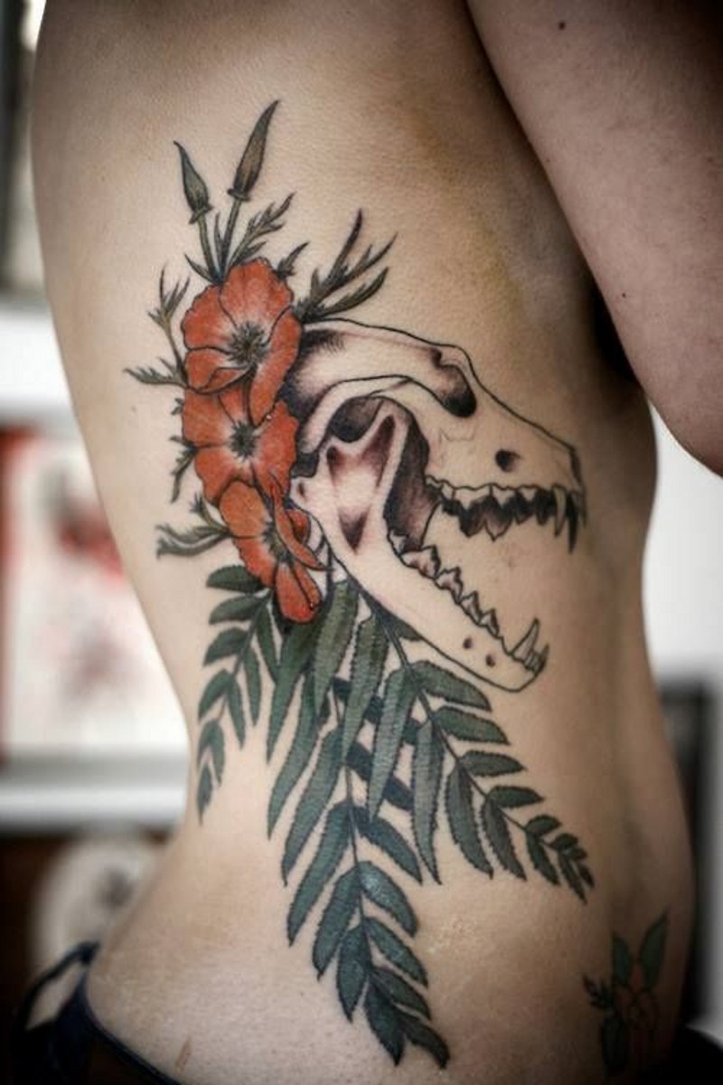 令人难以置信的彩色花卉与动物头骨纹身图案