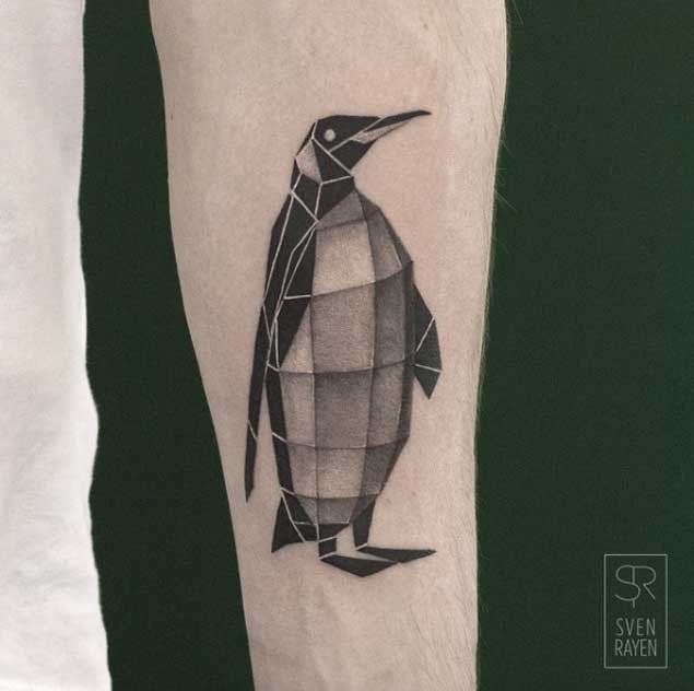 几何风格黑灰可爱的企鹅手臂纹身图案