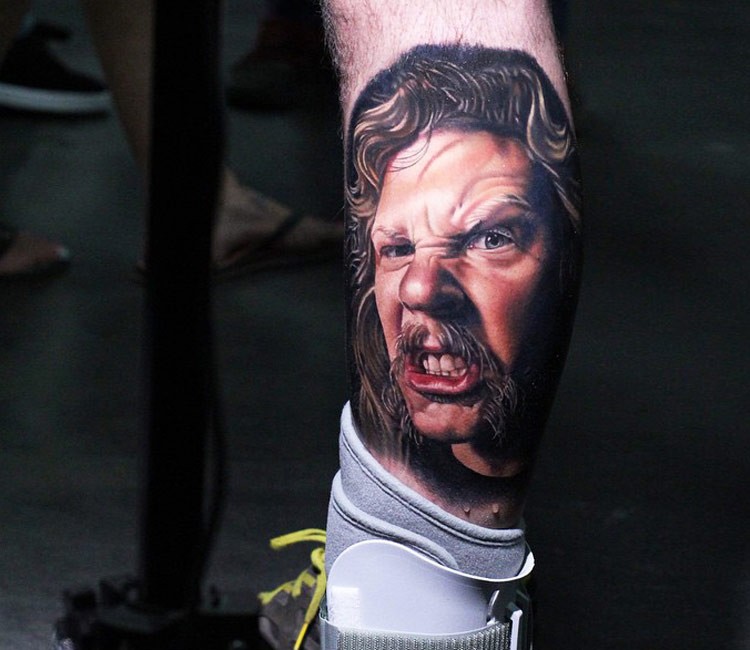 小腿非常逼真的3D彩色男性肖像纹身图案