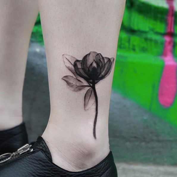 惊艳的美丽花卉脚踝纹身图案
