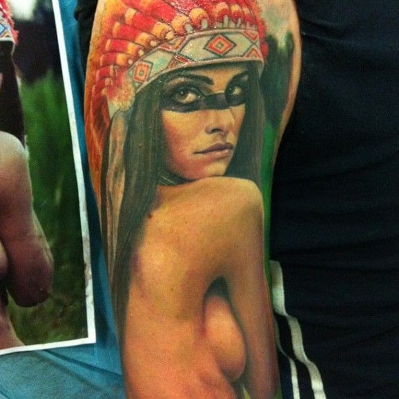 可爱性感的原住民女孩肖像手臂纹身图案