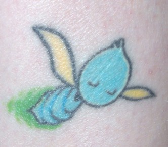 蓝色小昆虫脚踝纹身图案