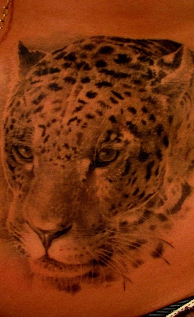 非常逼真的豹子头像纹身图案