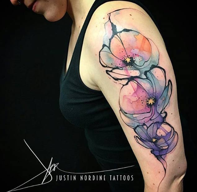 手臂抽象风格美丽的水彩花朵纹身图案