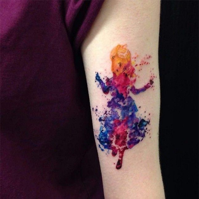 水彩画风格七彩幻想小女孩手臂纹身图案