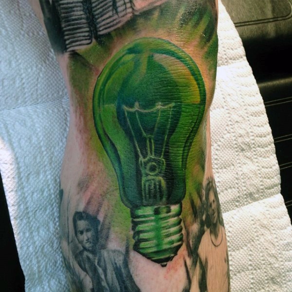 手臂个性的绿色灯泡纹身图案