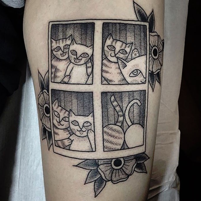 大腿点刺黑白猫夫妇照片和花朵纹身图案
