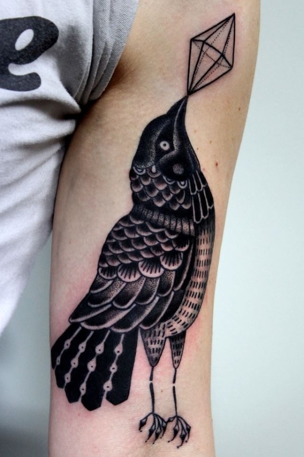 old school黑白乌鸦与几何图形手臂纹身图案