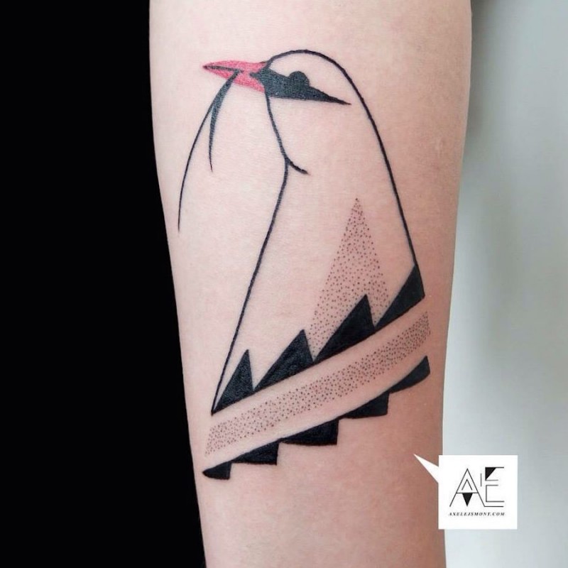 简单彩色点刺美丽的鸟手臂纹身图案