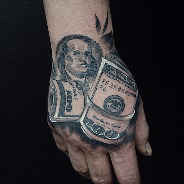 手背3D黑白逼真的美元钞票纹身图案