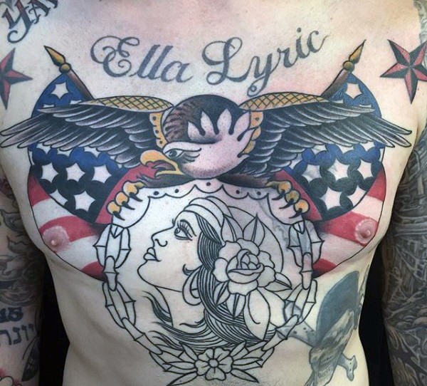 胸部old schoo美国国旗与鹰和女郎纹身图案