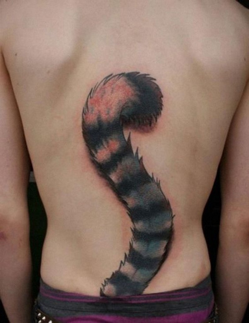 背部有趣的3D写实彩色猫尾巴纹身图案
