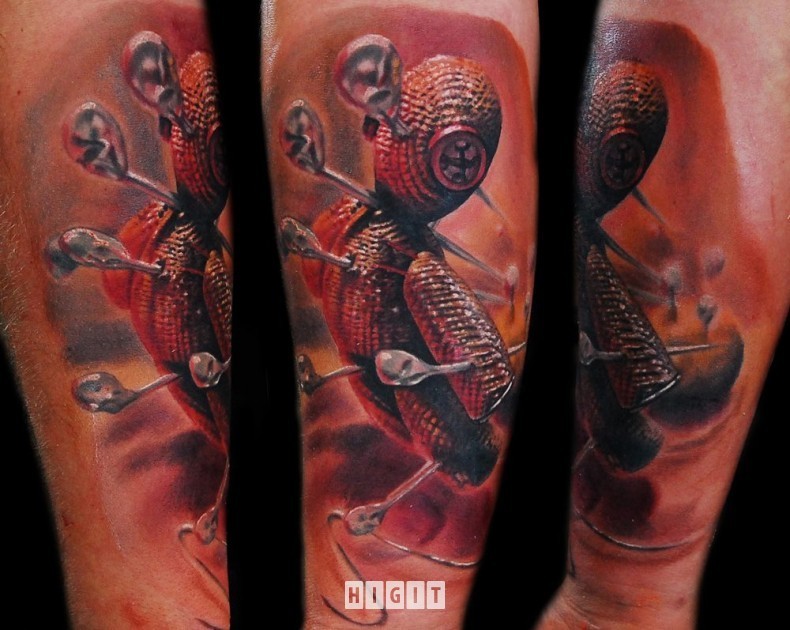 手臂3D风格的写实巫毒娃娃彩绘纹身图案