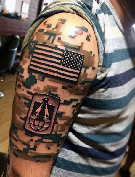 手臂美国本土士兵制服纹身图案